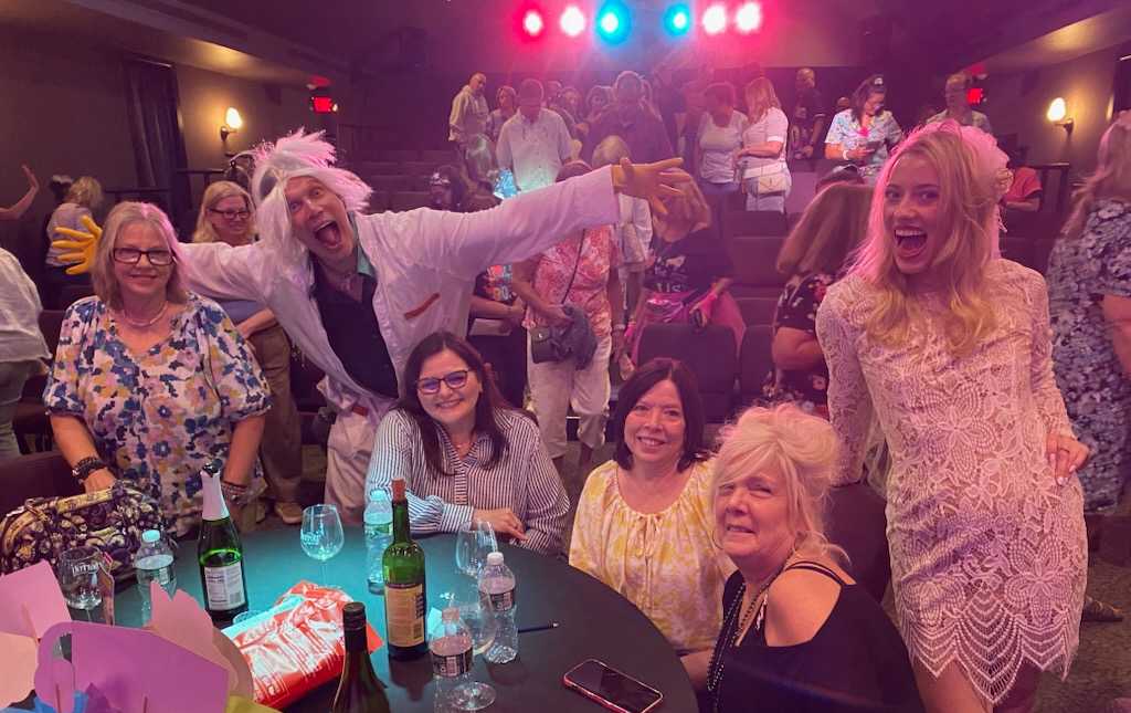 Traveling murder mystery and dinner theater entertainment for unforgettable destination events